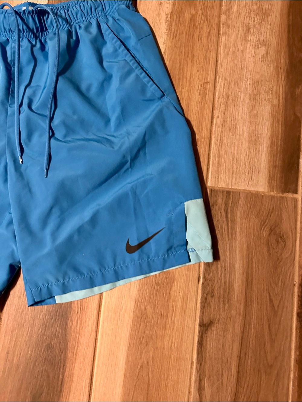 Nike Men’s Medium 2 tone Blue Dri Fit shorts w pockets - Picture 6 of 6